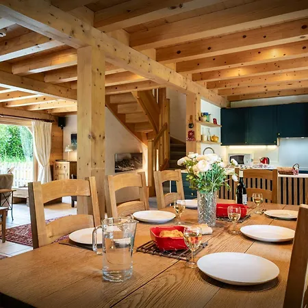 L'ours Blanc - Ovo Network Chalet
